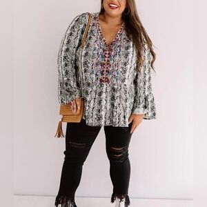Savanna Jane Size 3X Snakeskin Embroidered Blouse Bell Sleeve Rayon Flowy